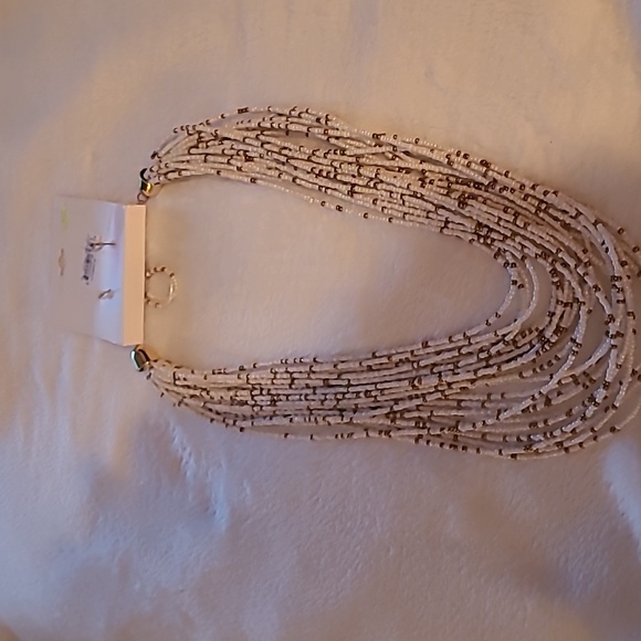 KIANA white and gold bead earrings and necklace set - Picture 4 of 4